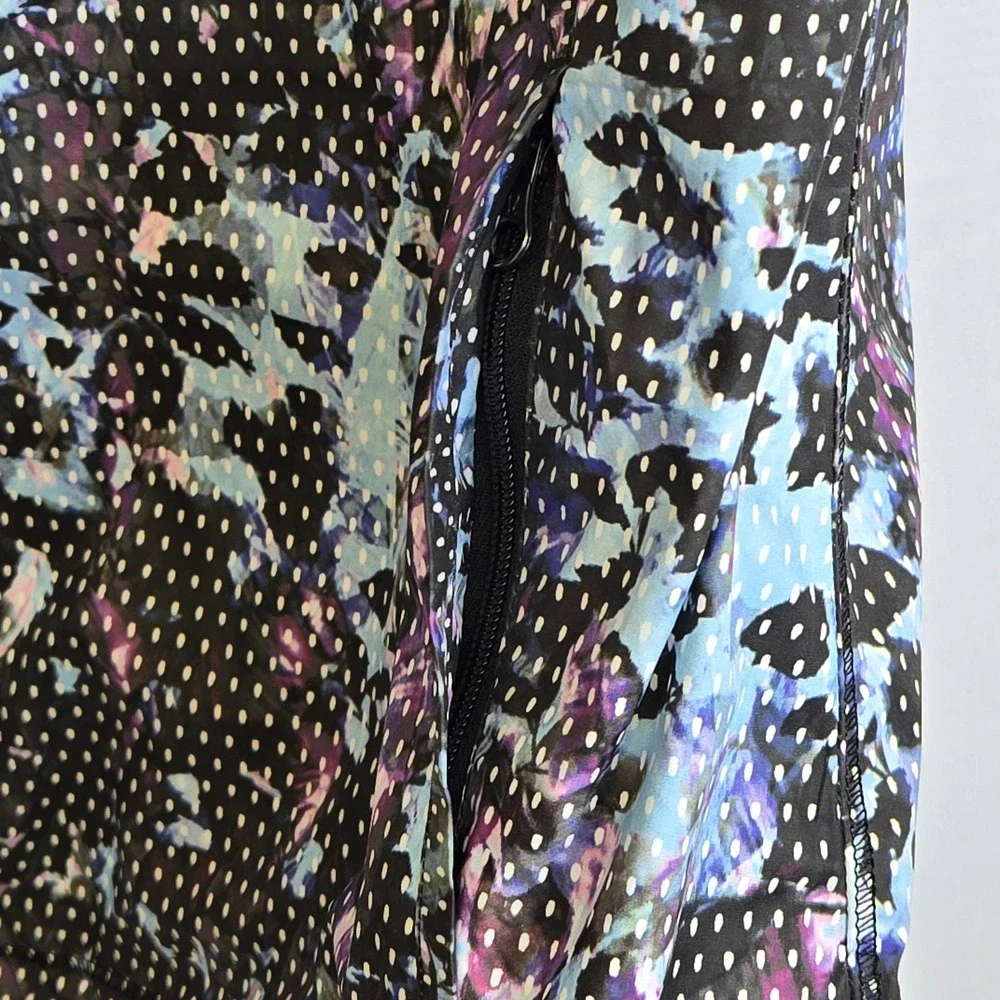 Lululemon Pack It Vest Floral Sport Tranquil Blue Multi Stow Away Hood Size 8